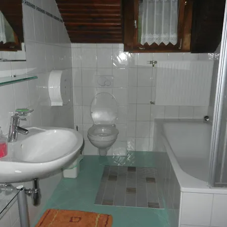 Auerhahn بيت ضيافة *